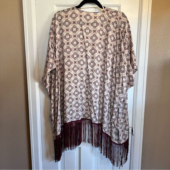 Charming Charlie Printed Fringe Detail Cardigan - Picture 2 of 7
